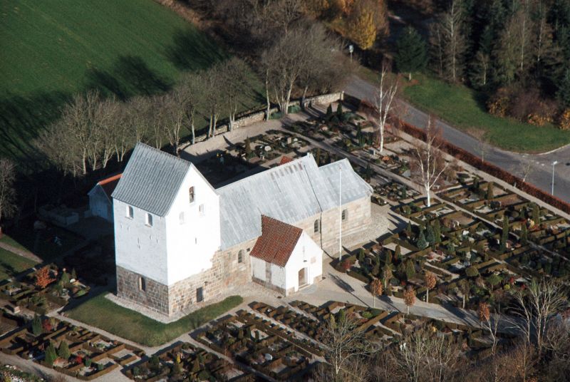 Luftfoto af Øster Bjerregrav's kirke
